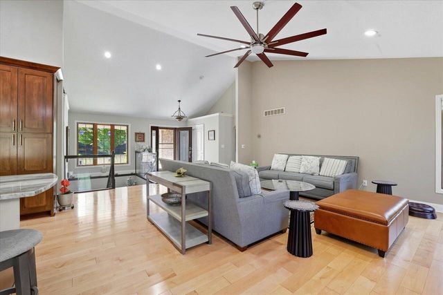 4540 W Melissa COURT, Franklin, WI 53132