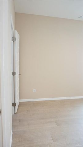 2918 W Kenwood Street 4, Edinburg, TX 78541