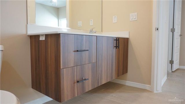 2918 W Kenwood Street 4, Edinburg, TX 78541