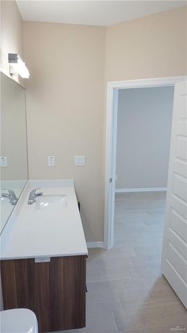 2918 W Kenwood Street 4, Edinburg, TX 78541