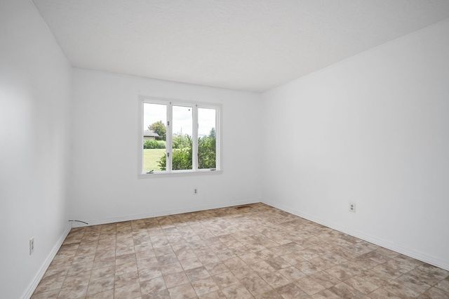 242 Oakland Dr, Sparta, TN 38583