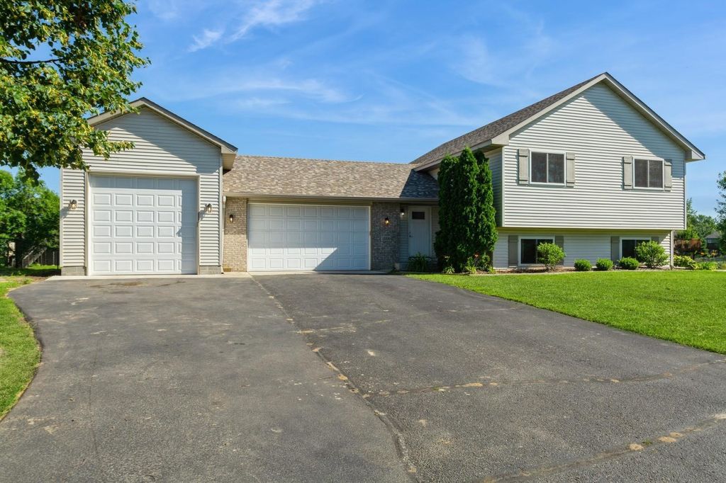 13339 3rd Avenue S, Zimmerman, MN 55398