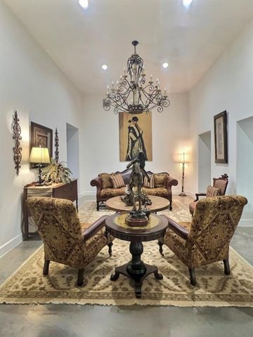 514 N Austin St, Marfa, TX 79843