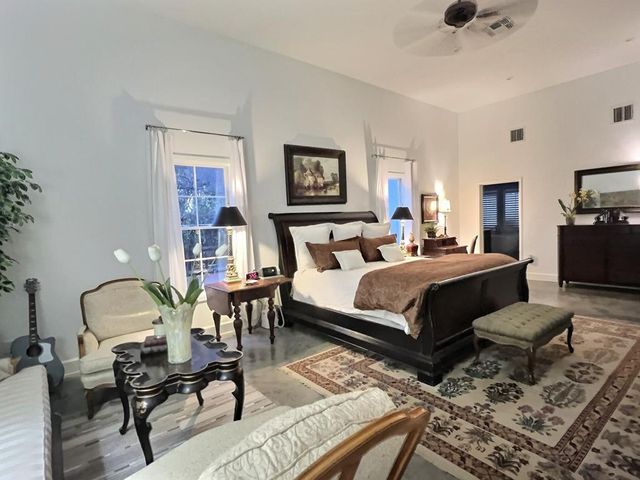 514 N Austin St, Marfa, TX 79843