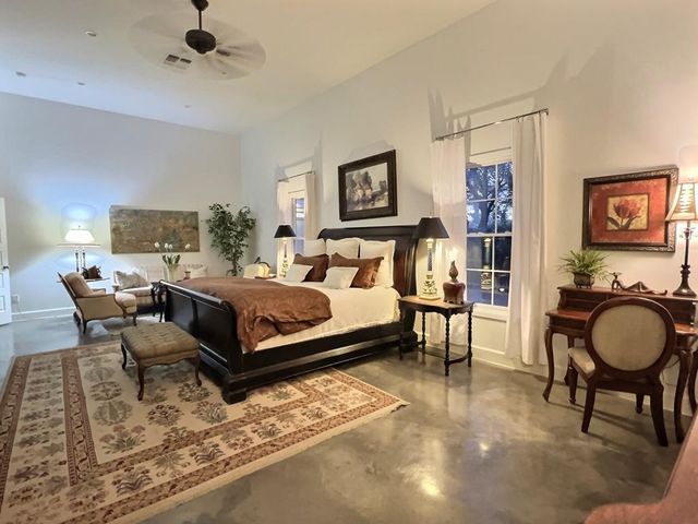 514 N Austin St, Marfa, TX 79843