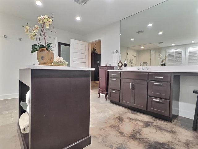 514 N Austin St, Marfa, TX 79843