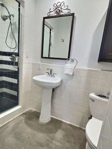 514 N Austin St, Marfa, TX 79843