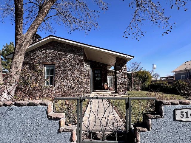 514 N Austin St, Marfa, TX 79843