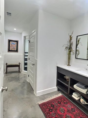 514 N Austin St, Marfa, TX 79843