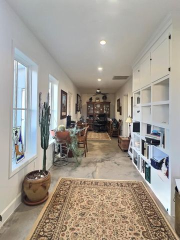 514 N Austin St, Marfa, TX 79843