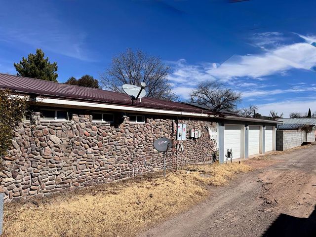 514 N Austin St, Marfa, TX 79843