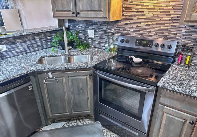 8545 Midpark Road 40, Dallas, TX 75240