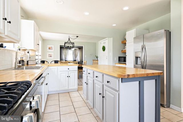 601 STATION AVE, Mount Ephraim, NJ 08059