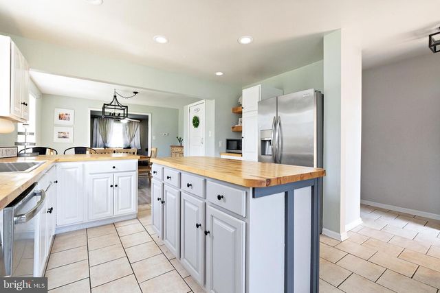 601 STATION AVE, Mount Ephraim, NJ 08059