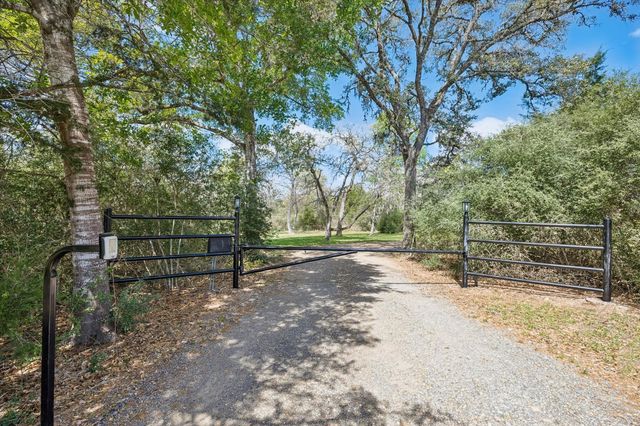 1058 Fm 1890, Columbus, TX 78934