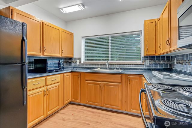 26319 70th Avenue E, Graham, WA 98338