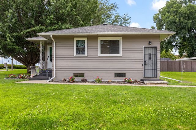 1901 Leland Avenue, Des Moines, IA 50315