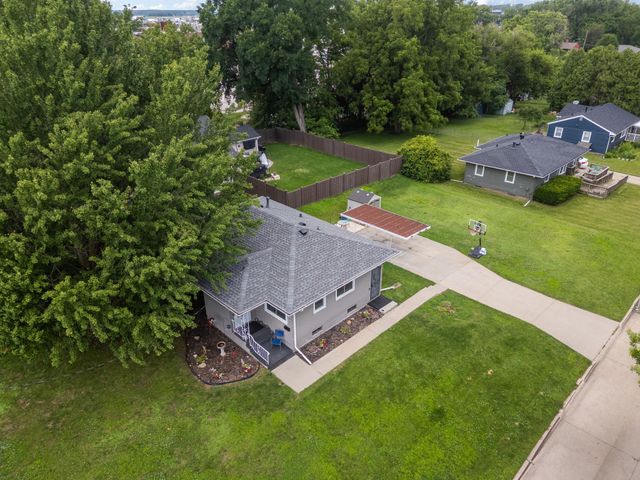 1901 Leland Avenue, Des Moines, IA 50315