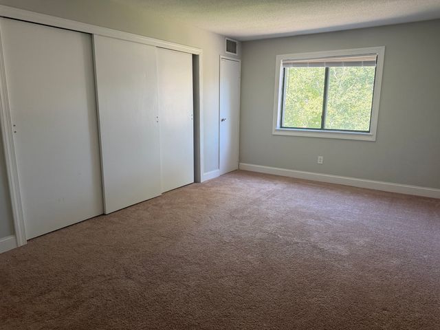 15 Village Way 12, Natick, MA 01760