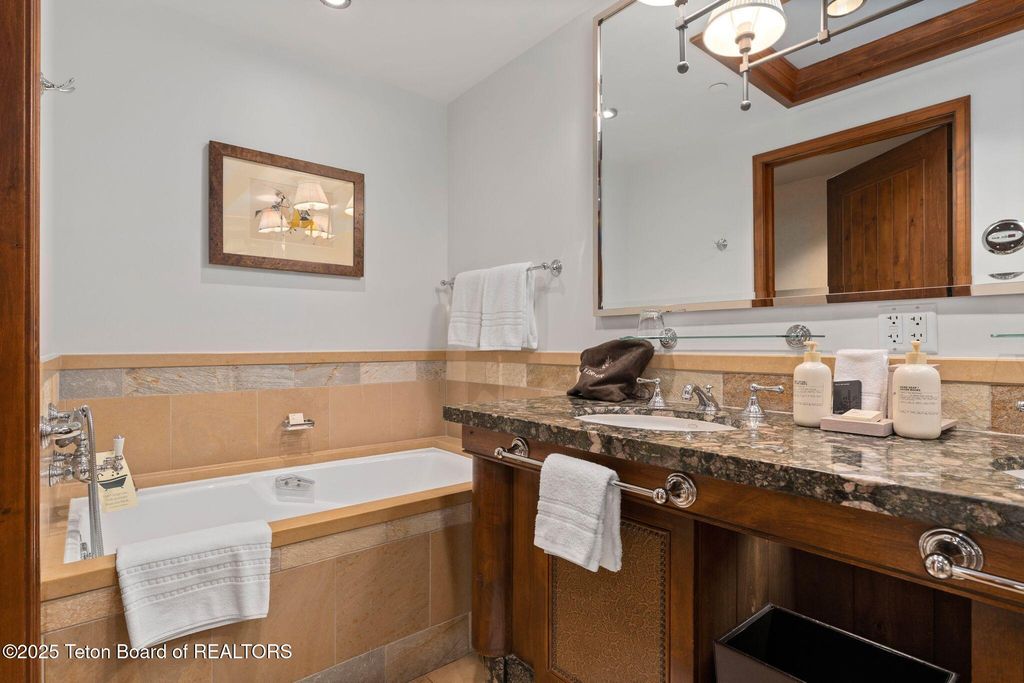 7680 N GRANITE LOOP Road 556, Teton Village, WY 83025 photo 14