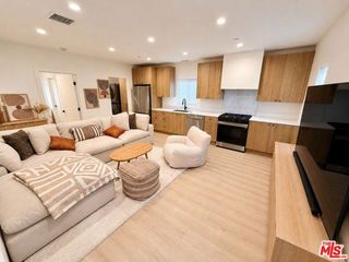 2707 Benedict Street 3/4, Los Angeles, CA 90039