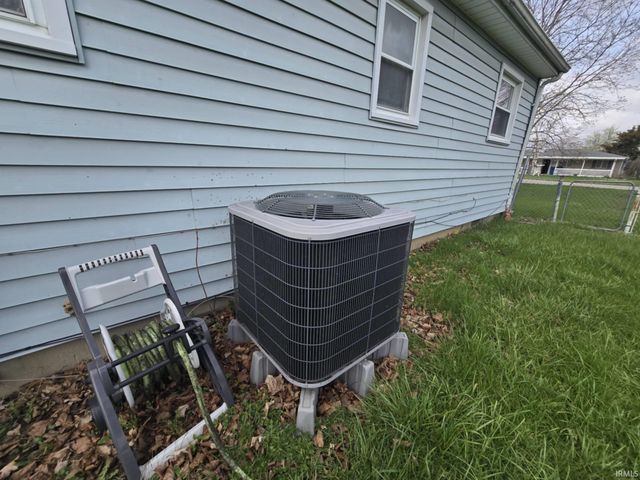 619 W 9TH Street, Jonesboro, IN 46938