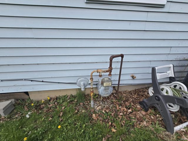 619 W 9TH Street, Jonesboro, IN 46938