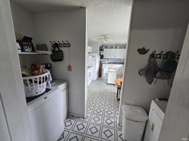 619 W 9TH Street, Jonesboro, IN 46938