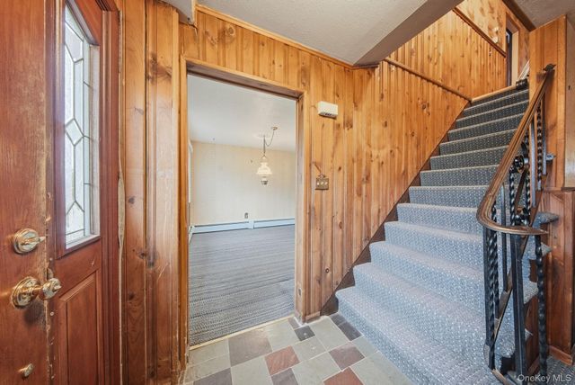 16 Mountain Avenue, Middletown, NY 10940