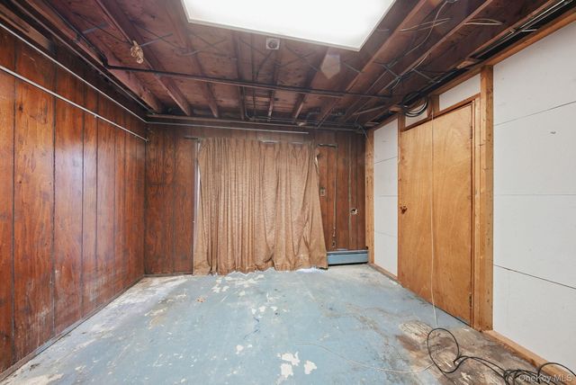 16 Mountain Avenue, Middletown, NY 10940