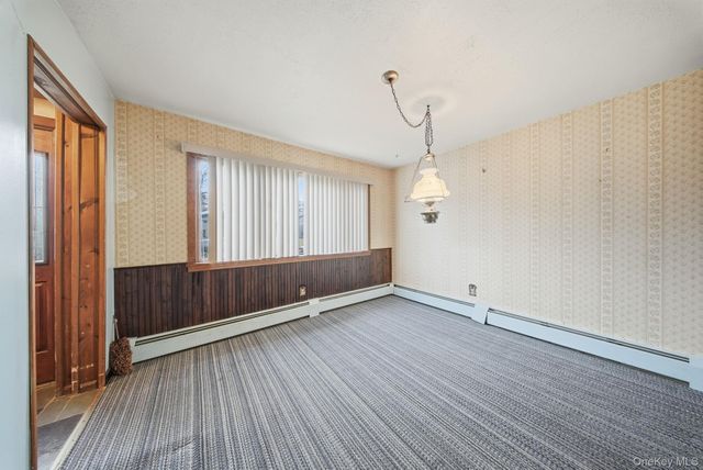 16 Mountain Avenue, Middletown, NY 10940