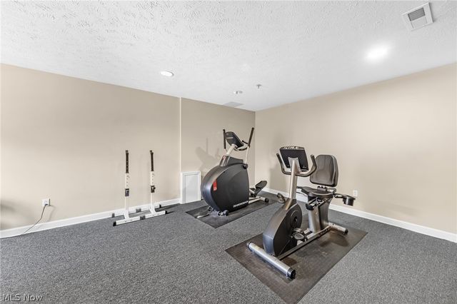 2885 Pease Drive 103, Rocky River, OH 44116