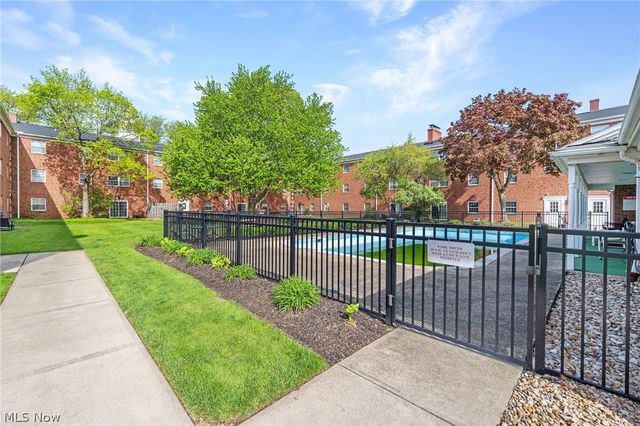 2885 Pease Drive 103, Rocky River, OH 44116