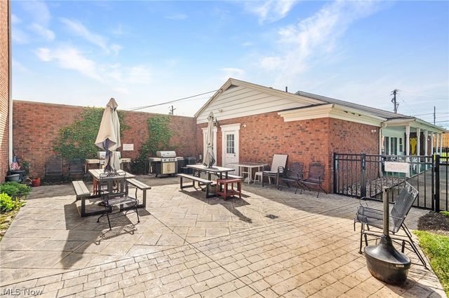 2885 Pease Drive 103, Rocky River, OH 44116