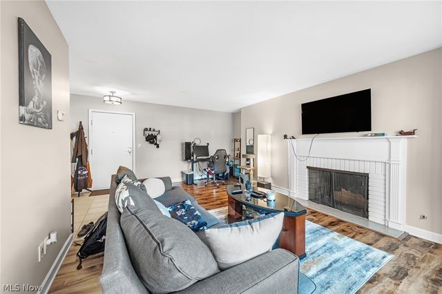2885 Pease Drive 103, Rocky River, OH 44116