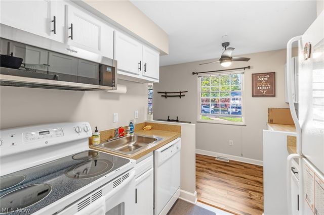 2885 Pease Drive 103, Rocky River, OH 44116