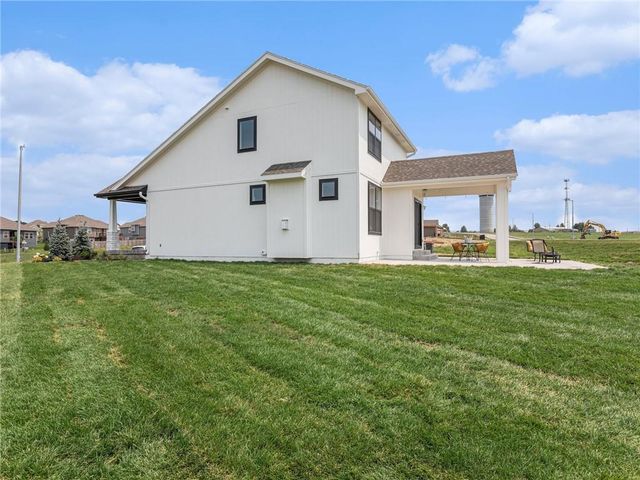 1400 N 157th Lane, Basehor, KS 66007