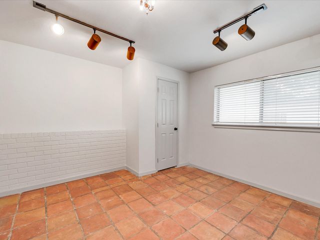 10039 Shadyview Drive, Dallas, TX 75238