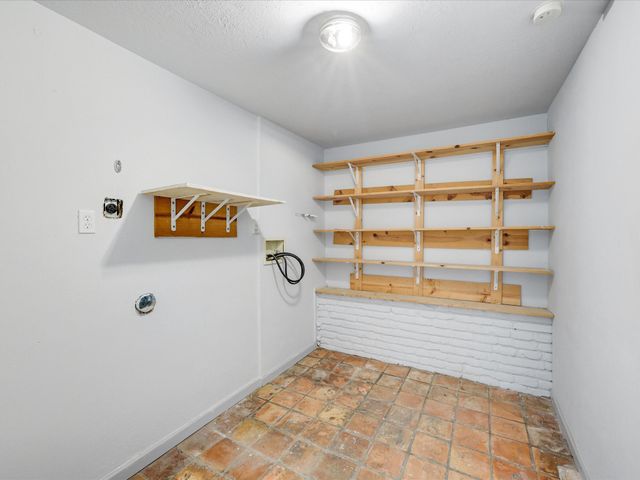 10039 Shadyview Drive, Dallas, TX 75238