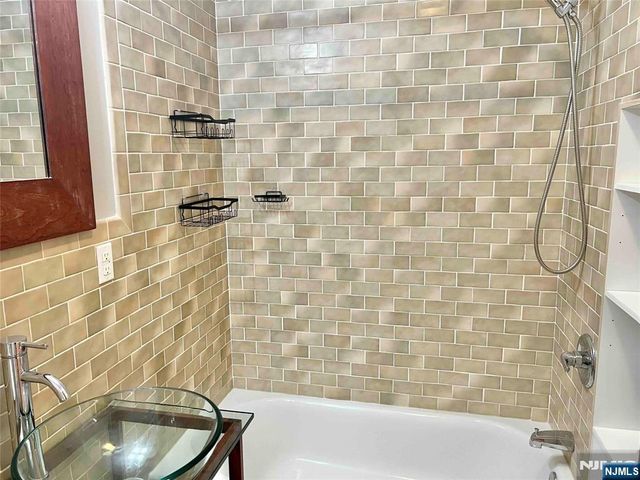 284 John Street 1, Cliffside Park, NJ 07010