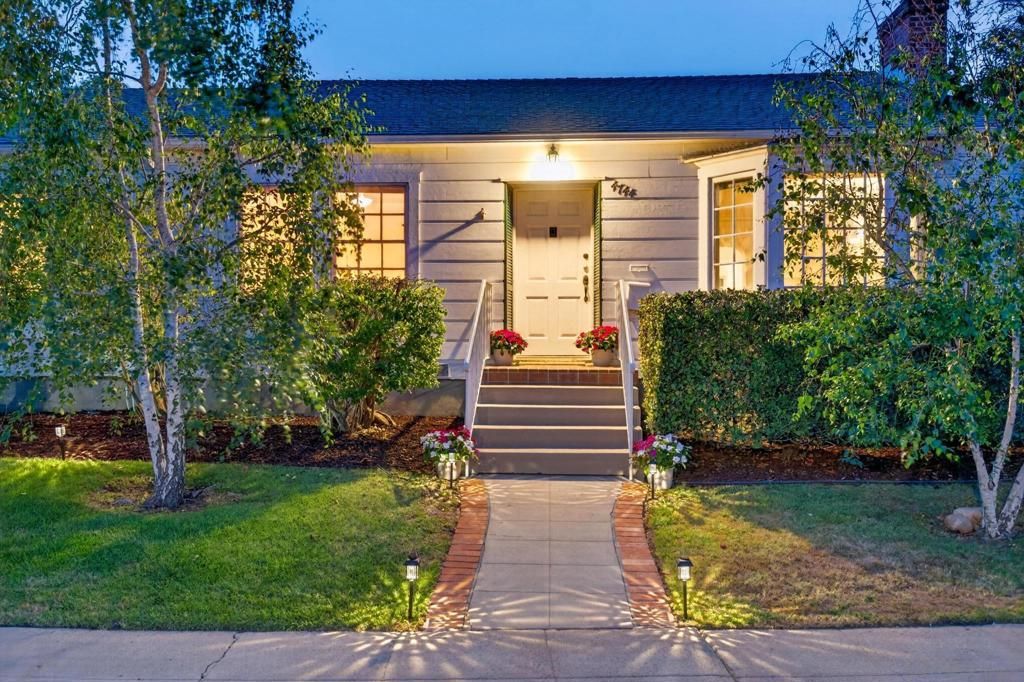 Image 25 of property listing at 4744 Miracle Drive, San Diego, CA 92115