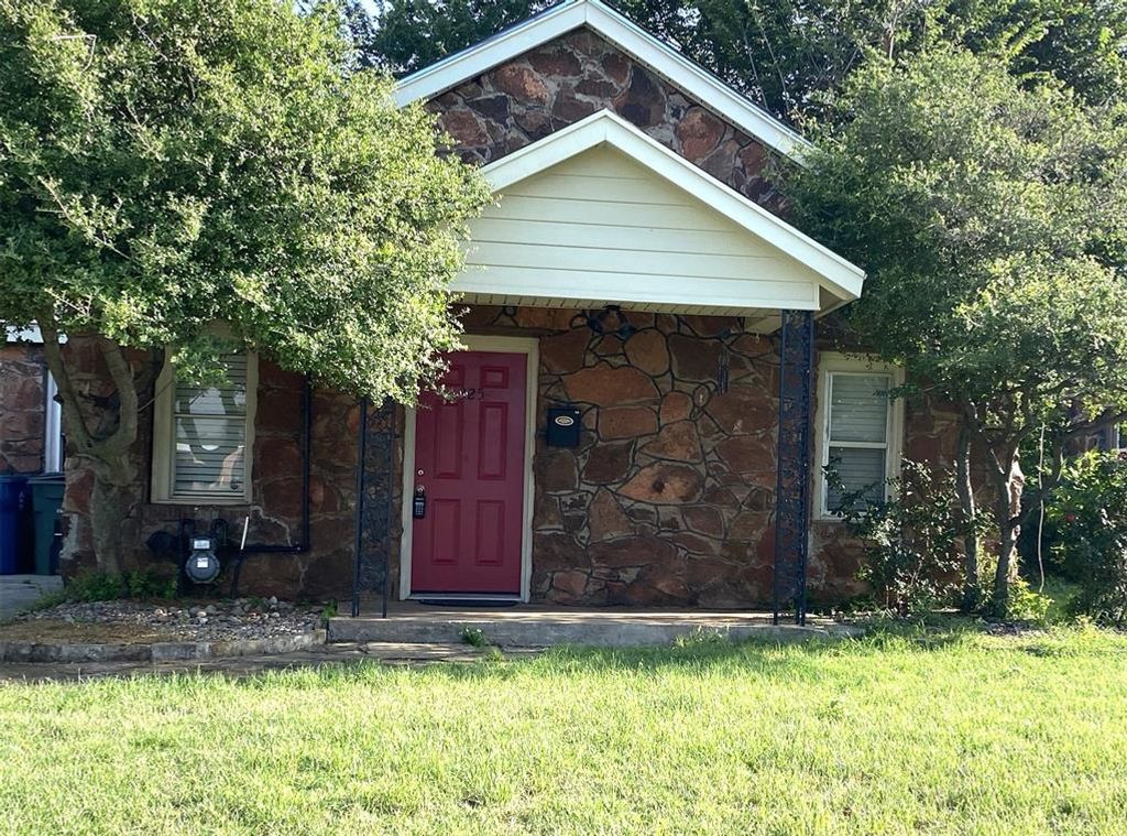 325 W 2nd Street, Edmond, OK 73003