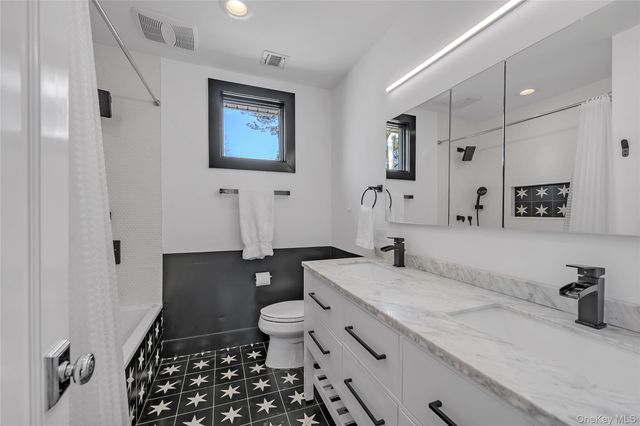 20 Seagull Lane, Port Washington, NY 11050