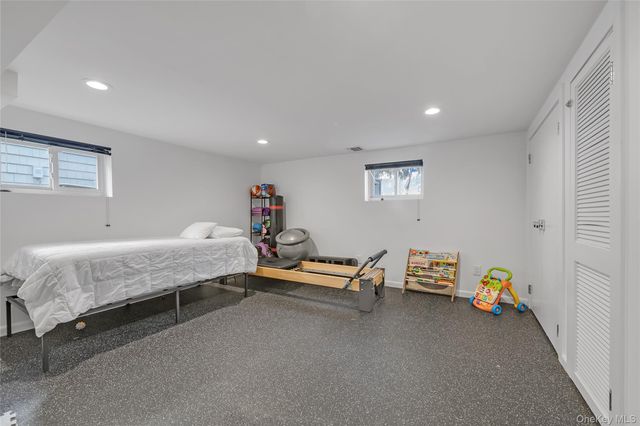 20 Seagull Lane, Port Washington, NY 11050