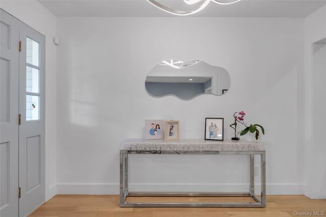 20 Seagull Lane, Port Washington, NY 11050