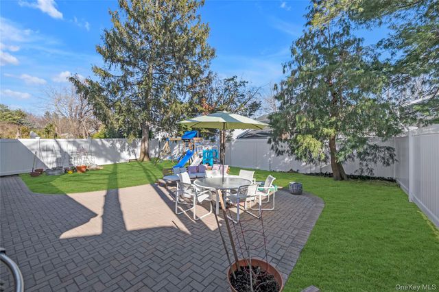 20 Seagull Lane, Port Washington, NY 11050