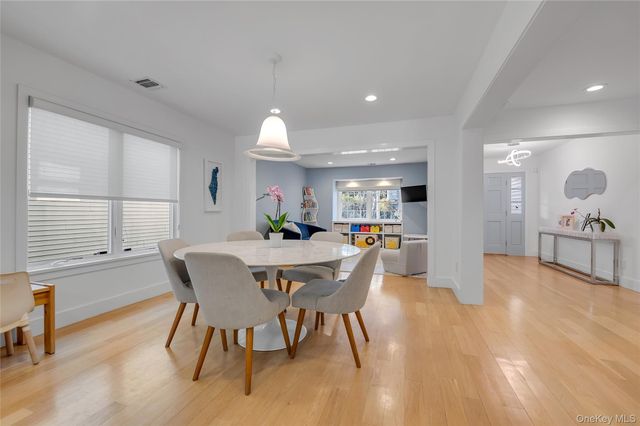 20 Seagull Lane, Port Washington, NY 11050