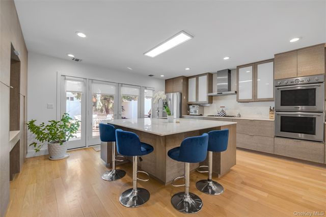 20 Seagull Lane, Port Washington, NY 11050