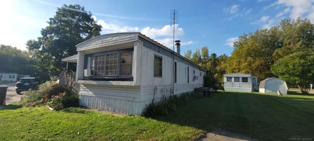 3101 River Road 123, Sodus, MI 49126