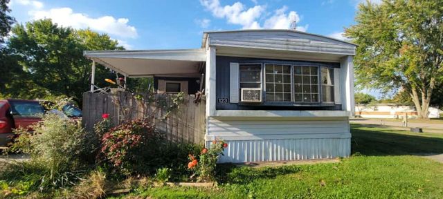 3101 River Road 123, Sodus, MI 49126